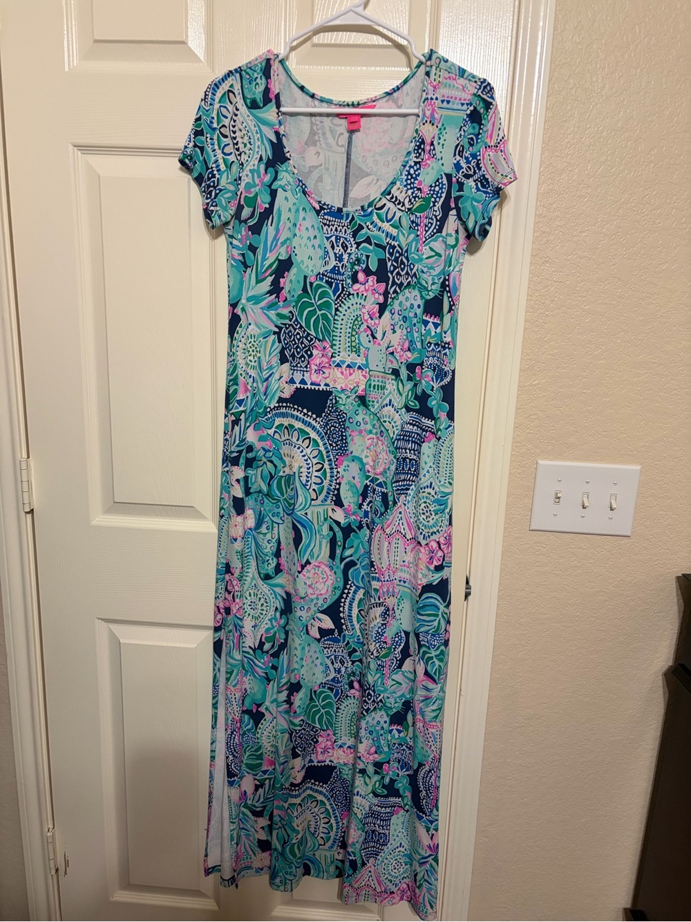 Lilly Pulitzer Women’s Teal & Pink Printed Short-Sleeve Maxi Dress. EUC Size S